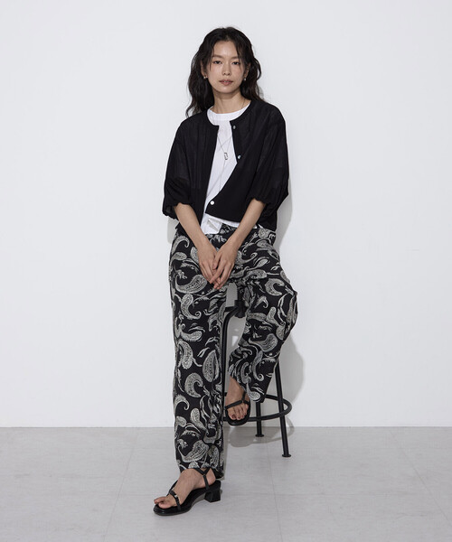 K.T KIYOKO TAKASE(キヨコタカセ)の「麻調ポリエステル ボタニカルペイズリーパンツ(その他パンツ・レディース・カーキ/ブラック系その他・9号)」の6枚目の写真