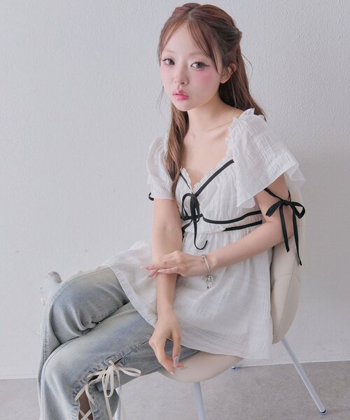 OLIVE des OLIVE(オリーブデオリーブ)の「配色リボンブラウス(Tシャツ/カットソー・レディース・ピンク/オフホワイト/ブラウン・FREE)」の5枚目の写真