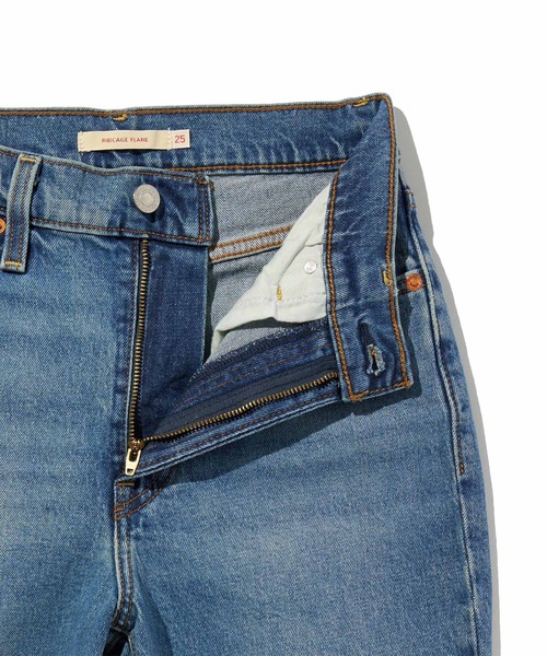 Levi's(リーバイス)の「Levi's/リーバイス RIBCAGE FLARE ジーンズ(デニムパンツ・レディース・ブルー・23inch)」の9枚目の写真
