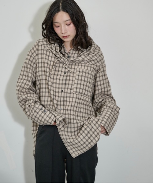 THE YOn(ザヨン)の「ストールセットチェックシャツ(シャツ/ブラウス・レディース・ベージュ/ブラウン/ブラック・FREE)」の4枚目の写真