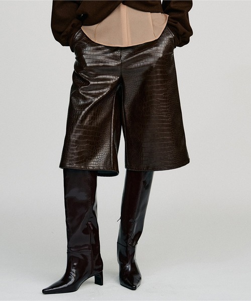 PRANK PROJECT(プランクプロジェクト)の「【2026Autumn Pre-Order】シンセティックレザーハーフパンツ / Synthetic Leather Half Pants(その他パンツ・レディース・ブラウン/ブラック/マルチ・38/36)」の3枚目の写真
