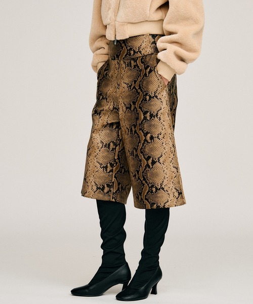 PRANK PROJECT(プランクプロジェクト)の「【2026Autumn Pre-Order】シンセティックレザーハーフパンツ / Synthetic Leather Half Pants(その他パンツ・レディース・ブラウン/ブラック/マルチ・38/36)」の19枚目の写真