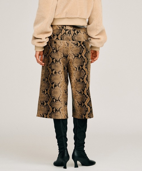 PRANK PROJECT(プランクプロジェクト)の「【2026Autumn Pre-Order】シンセティックレザーハーフパンツ / Synthetic Leather Half Pants(その他パンツ・レディース・ブラウン/ブラック/マルチ・38/36)」の21枚目の写真