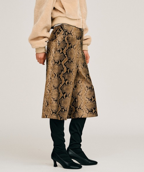 PRANK PROJECT(プランクプロジェクト)の「【2026Autumn Pre-Order】シンセティックレザーハーフパンツ / Synthetic Leather Half Pants(その他パンツ・レディース・ブラウン/ブラック/マルチ・38/36)」の22枚目の写真
