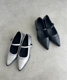 ストラップ付ポインテッドトゥパンプス