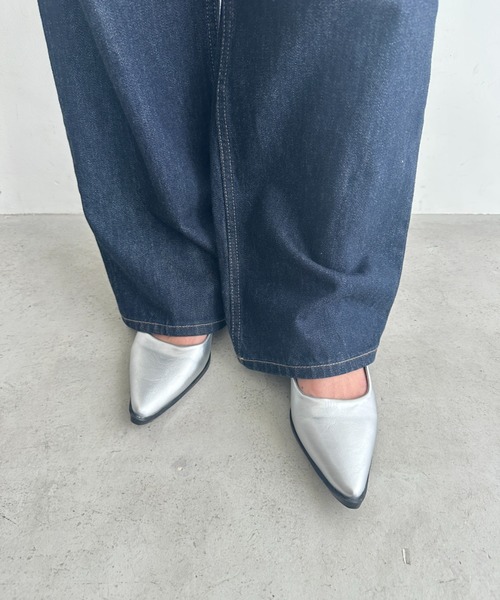 MYMOOD.(マイムード)の「ストラップ付ポインテッドトゥパンプス(パンプス・レディース・シルバー/ブラック・23.5cm/24.5cm)」の22枚目の写真