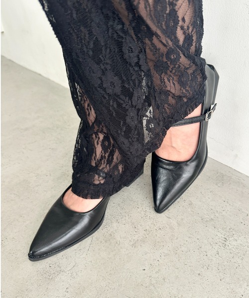 MYMOOD.(マイムード)の「ストラップ付ポインテッドトゥパンプス(パンプス・レディース・シルバー/ブラック・23.5cm/24.5cm)」の7枚目の写真