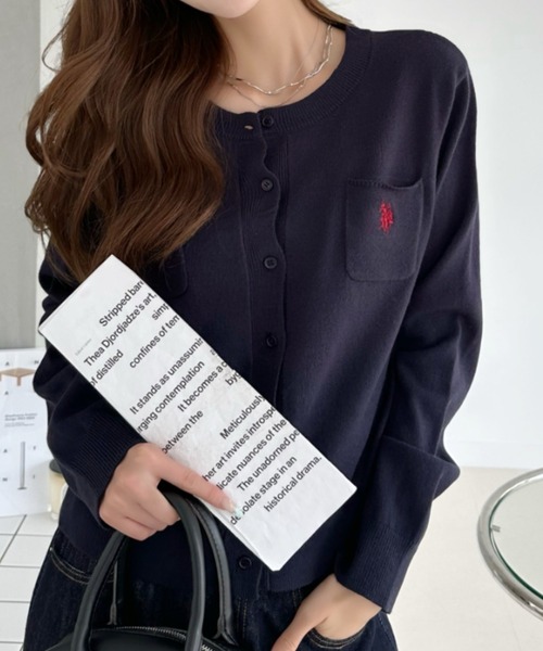 U.S. POLO ASSN.(ユーエスポロアッスン)の「【Ada.別注 U.S. POLO ASSN.】 胸ポケット ベーシック カーディガン(カーディガン/ボレロ・レディース・ネイビー/レッド/グレー/グリーン・M/S)」の6枚目の写真