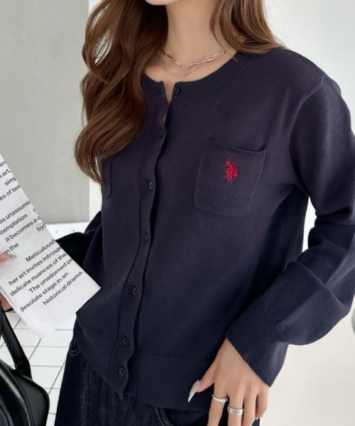 U.S. POLO ASSN.(ユーエスポロアッスン)の「【Ada.別注 U.S. POLO ASSN.】 胸ポケット ベーシック カーディガン(カーディガン/ボレロ・レディース・ネイビー/レッド/グレー/グリーン・M/S)」の7枚目の写真
