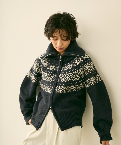 uchi.(ウチ)の「ノルディック柄ダブルジップニットカーディガン(ニット/セーター・レディース・ネイビー/グレー/アイボリー・FREE)」の3枚目の写真