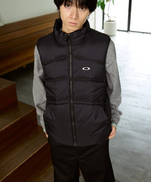OAKLEY(オークリー)の「OAKLEY/オークリー ENHENZE INSULATION VEST 2.7 限定展開(ダウンベスト・メンズ・ブラック・LARGE/MEDIUM/SMALL)」の3枚目の写真
