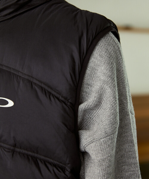 OAKLEY(オークリー)の「OAKLEY/オークリー ENHENZE INSULATION VEST 2.7 限定展開(ダウンベスト・メンズ・ブラック・LARGE/MEDIUM/SMALL)」の17枚目の写真