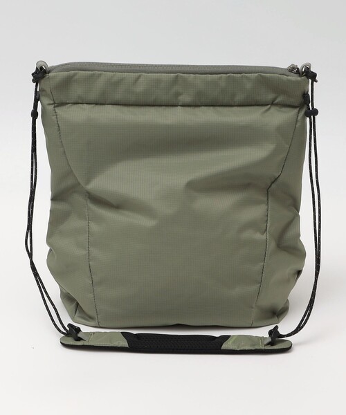 SHIPS(シップス)の「SALOMON: ACS PACKABLE TOTE BAG(トートバッグ・メンズ・ベージュ/ブラック・ONE SIZE)」の4枚目の写真