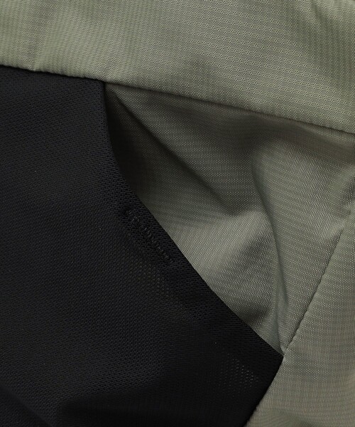 SHIPS(シップス)の「SALOMON: ACS PACKABLE TOTE BAG(トートバッグ・メンズ・ベージュ/ブラック・ONE SIZE)」の10枚目の写真