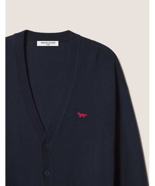 Maison Kitsune(メゾンキツネ)の「RED PROFILE FOX COMFORT CARDIGAN(カーディガン/ボレロ・メンズ・ネイビー・XL/L/M/S/XS)」の4枚目の写真