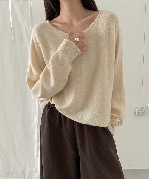 COCOMOMO(ココモモ)の「ボクシーショートニット ニット トップス ルーズニット ゆるニット 長袖 ショート丈 クロップド シンプル ラウンドネック 袖長め ショートニット ベーシック 秋服 冬服(ニット/セーター・レディース・ベージュ/ライトブラウン/ネイビー/カーキブラウン/アッシュグレー/アイボリー・FREE)」の10枚目の写真