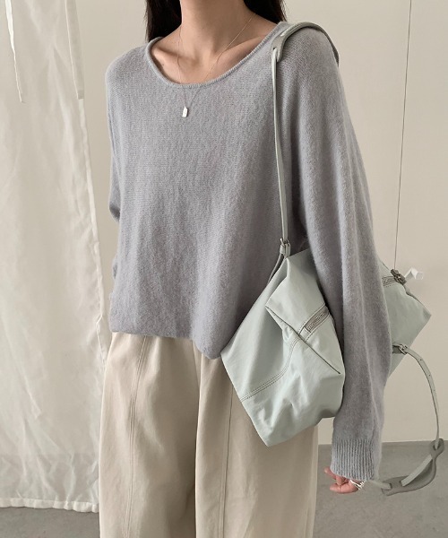 COCOMOMO(ココモモ)の「ボクシーショートニット ニット トップス ルーズニット ゆるニット 長袖 ショート丈 クロップド シンプル ラウンドネック 袖長め ショートニット ベーシック 秋服 冬服(ニット/セーター・レディース・ベージュ/ライトブラウン/ネイビー/カーキブラウン/アッシュグレー/アイボリー・FREE)」の18枚目の写真
