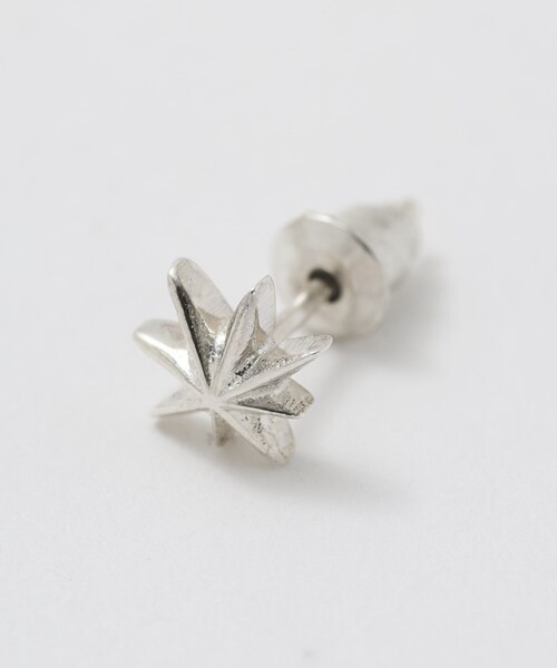 Maple(メープル)の「<MAPLE> HEMPSTAR EARRINGS/ピアス(ピアス(両耳用)・メンズ・シルバー・FREE)」の2枚目の写真