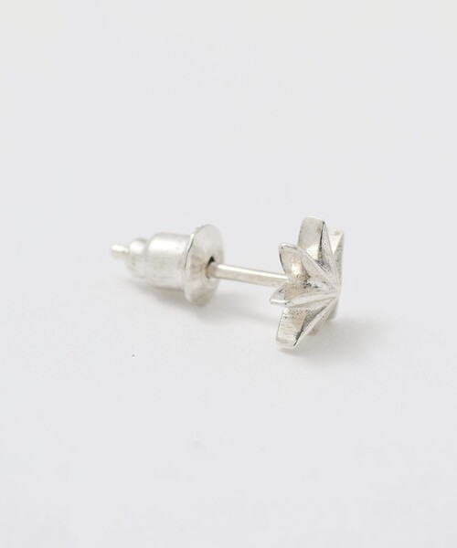 Maple(メープル)の「<MAPLE> HEMPSTAR EARRINGS/ピアス(ピアス(両耳用)・メンズ・シルバー・FREE)」の3枚目の写真