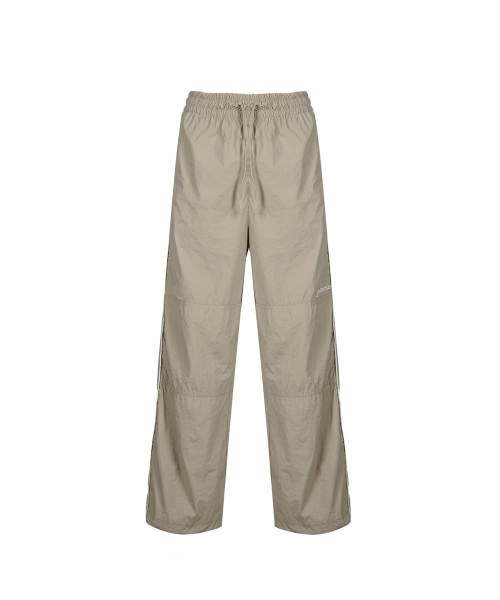 THEPORTA（ザ ポルタ）の「LIGHT TRACK PANTS, BEIGE（スウェットパンツ・レディース・その他・ONE SIZE）」の2枚目の写真