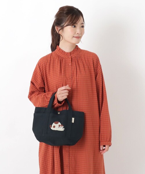 one'sterrace(ワンズテラス)の「fikalycka 帆布トート サガラ刺繍(トートバッグ・レディース・ブラック系8/ベージュ系8/ブルー系その他7/ベージュ系その他7/ワイン系2・99)」の20枚目の写真