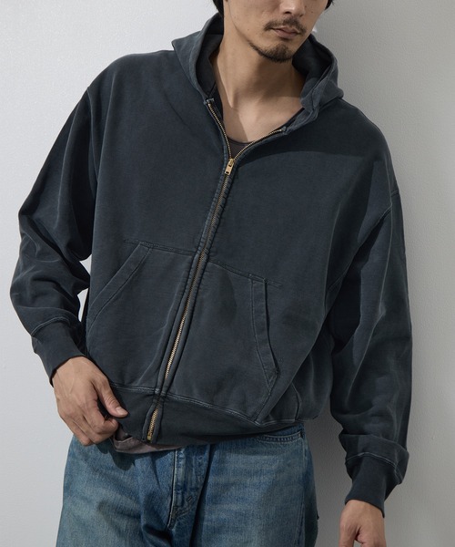 REMI RELIEF(レミレリーフ)の「【REMI RELIEF/レミレリーフ】SP加工裏毛パーカ(無地)(パーカー・メンズ・ネイビー/オフホワイト/イエロー/ブラック・L/M)」の2枚目の写真