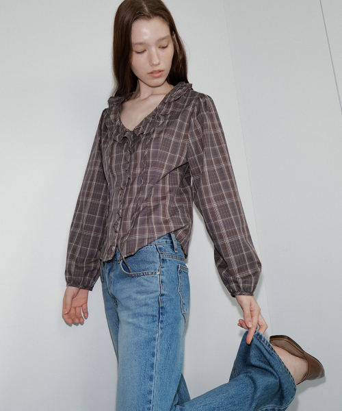 FRIVER07（フリバー07）の「チェック柄ラッフルタイブラウス [FRFA05BL03] チャコール（シャツ/ブラウス・レディース・ダークグレー・FREE）」の2枚目の写真