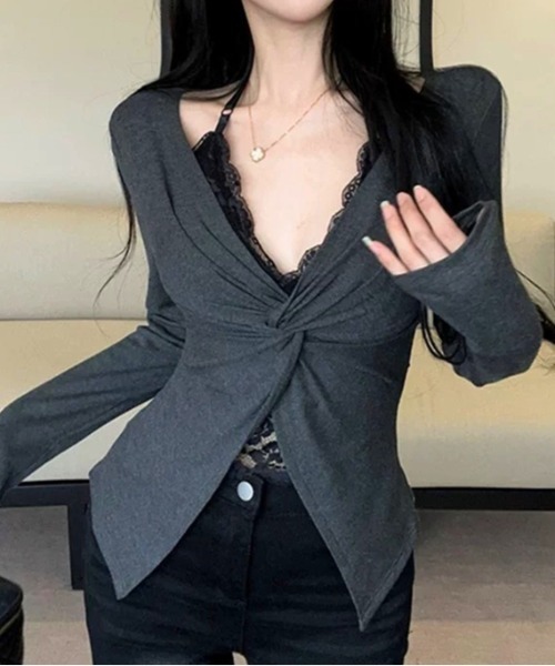 SHEENA(シーナ)の「【カップ付き】レースレイヤードツイストトップス(Tシャツ/カットソー・レディース・ダークグレー/ブラック/ホワイト・M)」の4枚目の写真