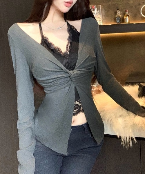 SHEENA(シーナ)の「【カップ付き】レースレイヤードツイストトップス(Tシャツ/カットソー・レディース・ダークグレー/ブラック/ホワイト・M)」の9枚目の写真
