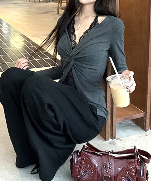 SHEENA(シーナ)の「【カップ付き】レースレイヤードツイストトップス(Tシャツ/カットソー・レディース・ダークグレー/ブラック/ホワイト・M)」の12枚目の写真