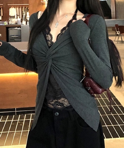 SHEENA(シーナ)の「【カップ付き】レースレイヤードツイストトップス(Tシャツ/カットソー・レディース・ダークグレー/ブラック/ホワイト・M)」の13枚目の写真