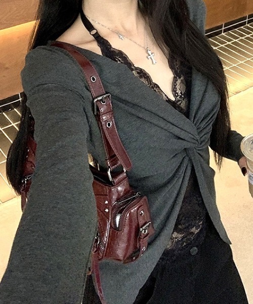 SHEENA(シーナ)の「【カップ付き】レースレイヤードツイストトップス(Tシャツ/カットソー・レディース・ダークグレー/ブラック/ホワイト・M)」の14枚目の写真