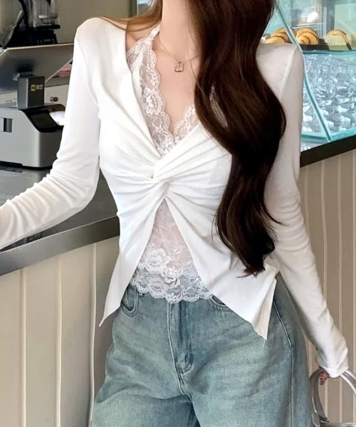 SHEENA(シーナ)の「【カップ付き】レースレイヤードツイストトップス(Tシャツ/カットソー・レディース・ダークグレー/ブラック/ホワイト・M)」の15枚目の写真