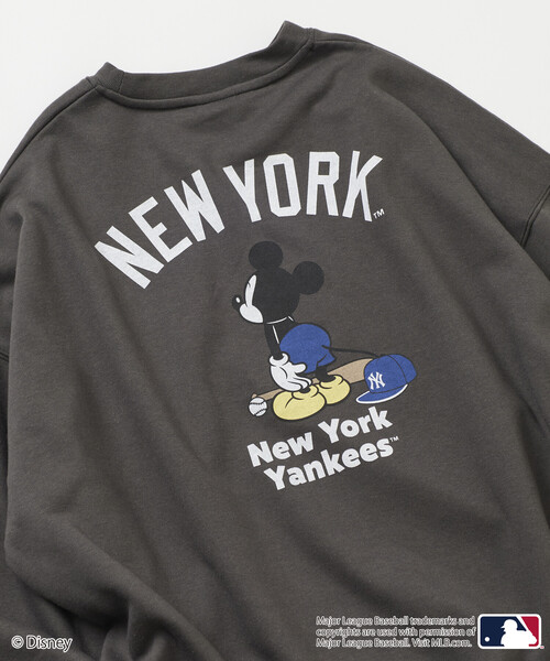 FREAK'S STORE（フリークスストア）の「限定展開 Mickey×YANKEES 別注 ビックシルエット クルーネック スウェット（スウェット・メンズ・ネイビー/チャコールグレー/グレー・MEDIUM/LARGE/SMALL）」の5枚目の写真