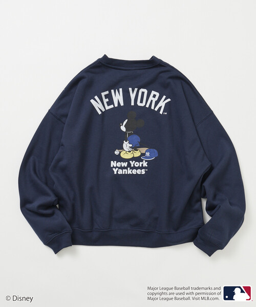 FREAK'S STORE（フリークスストア）の「限定展開 Mickey×YANKEES 別注 ビックシルエット クルーネック スウェット（スウェット・メンズ・ネイビー/チャコールグレー/グレー・MEDIUM/LARGE/SMALL）」の13枚目の写真