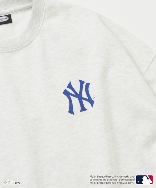 FREAK'S STORE（フリークスストア）の「限定展開 Mickey×YANKEES 別注 ビックシルエット クルーネック スウェット（スウェット・メンズ・ネイビー/チャコールグレー/グレー・MEDIUM/LARGE/SMALL）」の18枚目の写真
