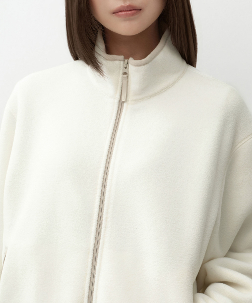 MUSINSA STANDARD WOMAN（ムシンサスタンダードウーマン）の「ウィメンズポーラフリースハイネックジャケット[アイボリー]（その他アウター・レディース・その他・SMALL/MEDIUM/LARGE/X-SMALL）」の4枚目の写真