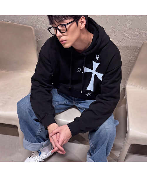 GRAVER（グレーバー）の「[UNISEX]9RAE CROSS フーディ_4color（パーカー・レディース・ホワイト/ブラック/ネイビー/グレー・SMALL/MEDIUM/LARGE）」の2枚目の写真