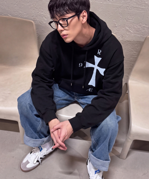 GRAVER（グレーバー）の「[UNISEX]9RAE CROSS フーディ_4color（パーカー・レディース・ホワイト/ブラック/ネイビー/グレー・SMALL/MEDIUM/LARGE）」の9枚目の写真