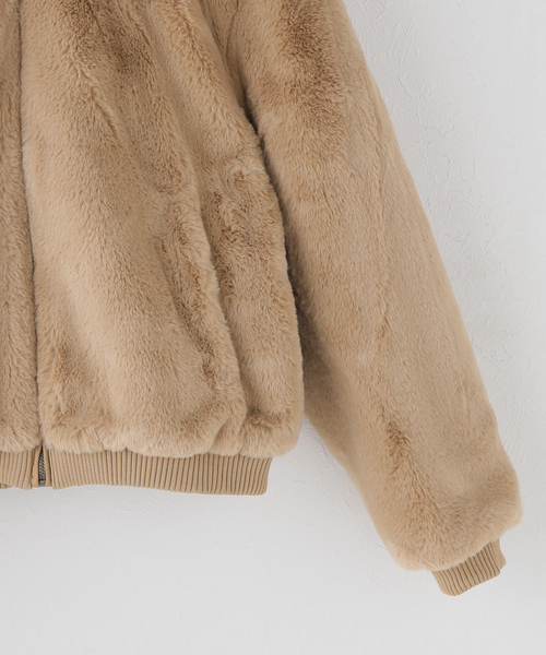 GUESS JEANS(ゲスジーンズ)の「GUESS JEANS / ゲス ジーンズ FUR HOODED BOMBER(その他アウター・レディース・ベージュ・SMALL)」の3枚目の写真