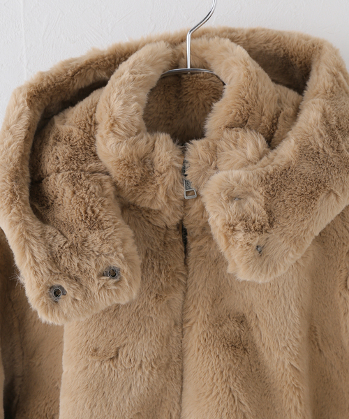 GUESS JEANS(ゲスジーンズ)の「GUESS JEANS / ゲス ジーンズ FUR HOODED BOMBER(その他アウター・レディース・ベージュ・SMALL)」の7枚目の写真
