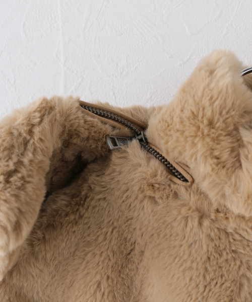 GUESS JEANS(ゲスジーンズ)の「GUESS JEANS / ゲス ジーンズ FUR HOODED BOMBER(その他アウター・レディース・ベージュ・SMALL)」の8枚目の写真