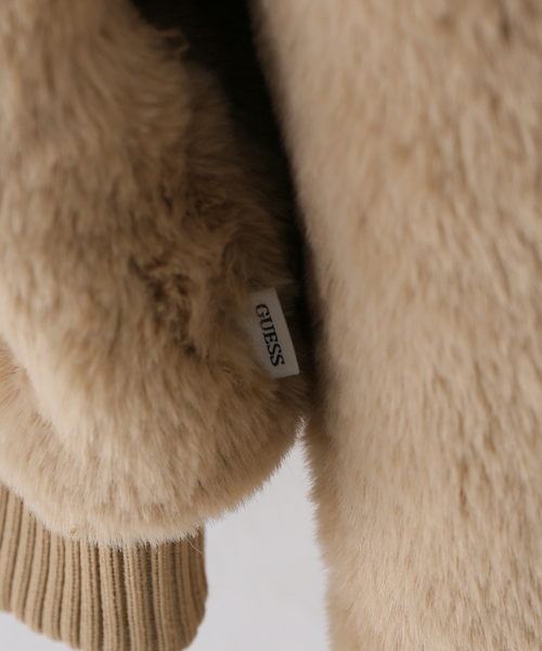 GUESS JEANS(ゲスジーンズ)の「GUESS JEANS / ゲス ジーンズ FUR HOODED BOMBER(その他アウター・レディース・ベージュ・SMALL)」の10枚目の写真