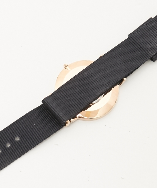 Daniel Wellington（ダニエルウェリントン）の「Daniel Wellington ダニエル・ウェリントン / クラシックブラック Cornwall 40MM クォーツ NATOベルト DW00100148（アナログ腕時計・メンズ・ブラック×ゴールド・FREE）」の6枚目の写真