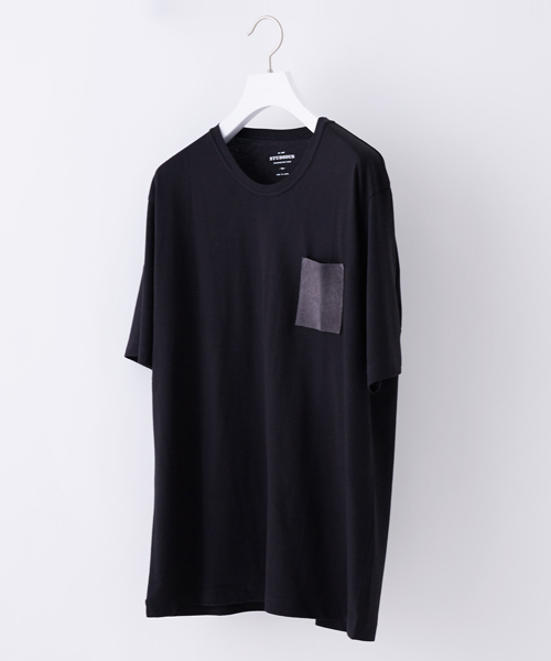 STUDIOUS(ステュディオス)の「シルキータッチレザーポケットTシャツ(Tシャツ/カットソー・メンズ・ネイビー/ブラック/カーキ/ホワイト・1/3/2)」の3枚目の写真