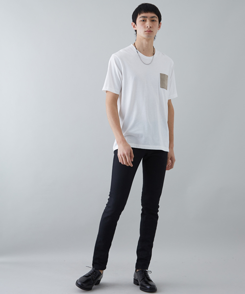 STUDIOUS(ステュディオス)の「シルキータッチレザーポケットTシャツ(Tシャツ/カットソー・メンズ・ネイビー/ブラック/カーキ/ホワイト・1/3/2)」の12枚目の写真