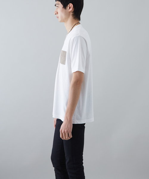 STUDIOUS(ステュディオス)の「シルキータッチレザーポケットTシャツ(Tシャツ/カットソー・メンズ・ネイビー/ブラック/カーキ/ホワイト・1/3/2)」の21枚目の写真