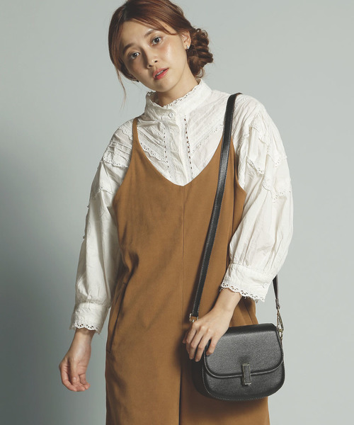 PLAIN CLOTHING（プレーンクロージング）の「Fレザーラウンドショルダーバッグ【PLAIN CLOTHING】（ショルダーバッグ・レディース・ベージュ/キャメル/ホワイト/ピンク/ブラック・FREE）」の3枚目の写真