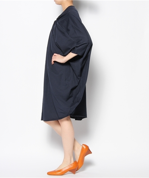 COSMIC WONDER Light Source（コズミックワンダーライトソース）の「SPHERICAL DRAPED NECK DRESS - BASIC ITEM（ワンピース・レディース・グリーン/ライトベージュ/グレー/ネイビー/パープル/ホワイト/ベージュ・1）」の8枚目の写真