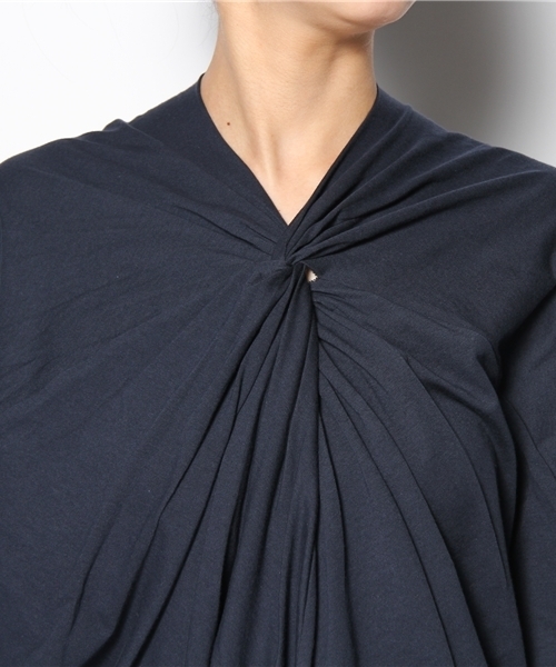 COSMIC WONDER Light Source（コズミックワンダーライトソース）の「SPHERICAL DRAPED NECK DRESS - BASIC ITEM（ワンピース・レディース・グリーン/ライトベージュ/グレー/ネイビー/パープル/ホワイト/ベージュ・1）」の10枚目の写真